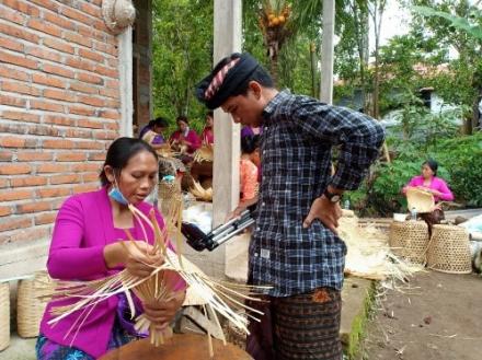 EDUWISATA DI BAMBOO CORNER DESA SIDETAPA